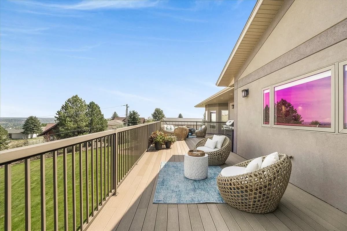 c3f1b13f9ffe88ec059ea517234feffe-uncropped_scaled_within_1536_1152